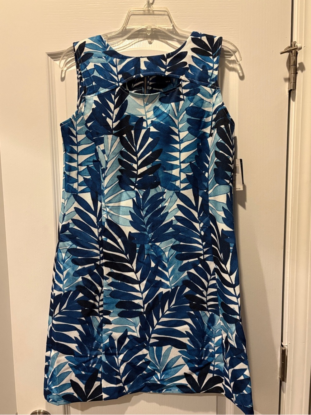 Gabby Skye Blue Leaf Print Sleeveless Midi Dress